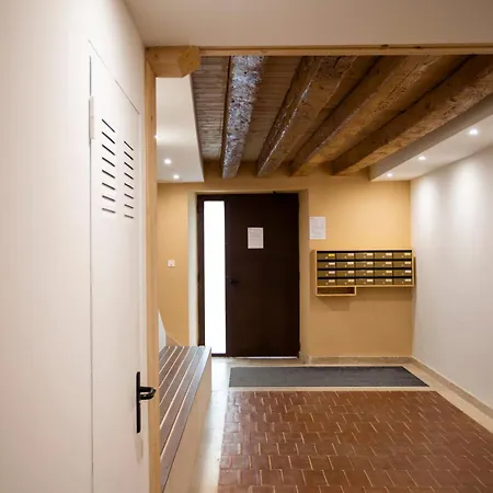 El Capricho De Claudia_ Catedral Apartment Burgo